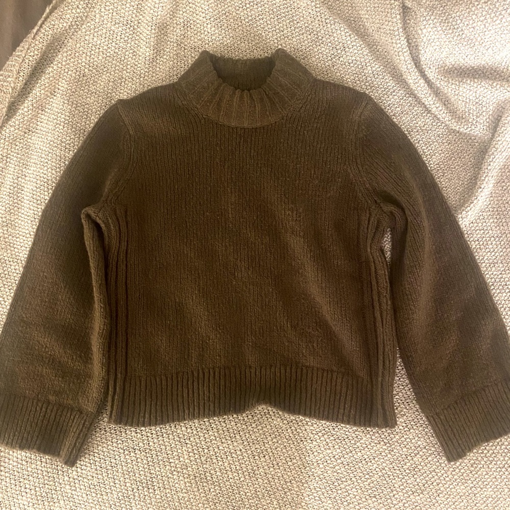 Banana Republic womens mock neck sweater M